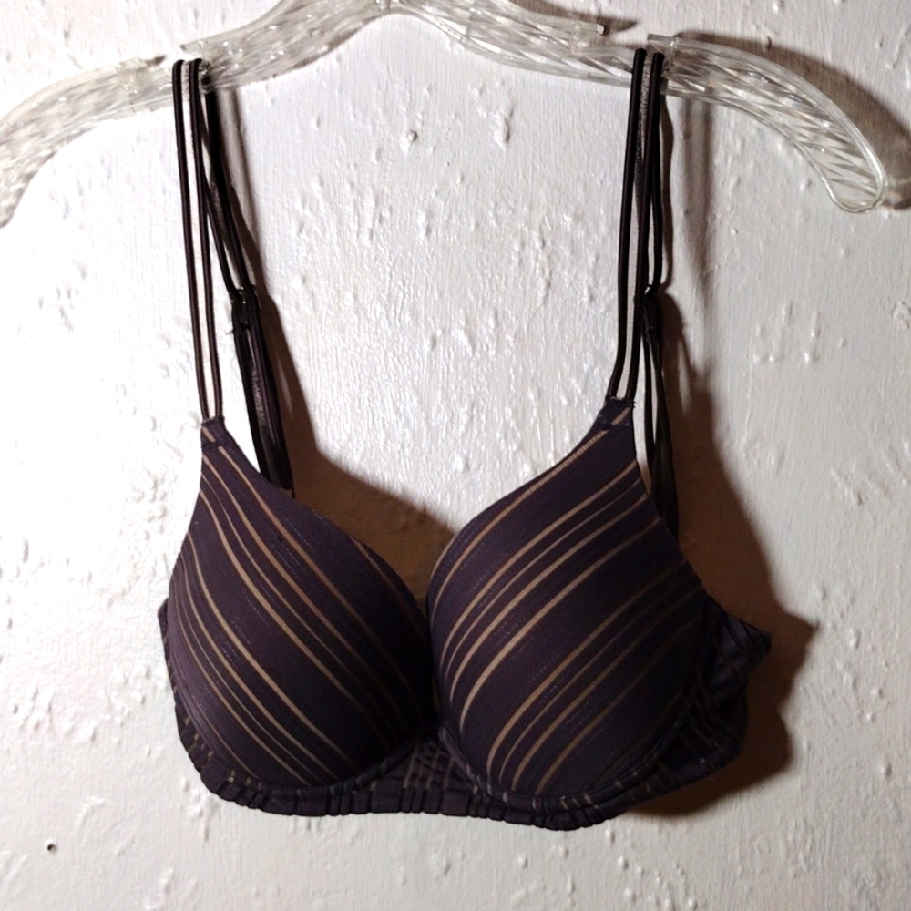 She walks in beauty, Size32C, underwire, lightly padded bra
